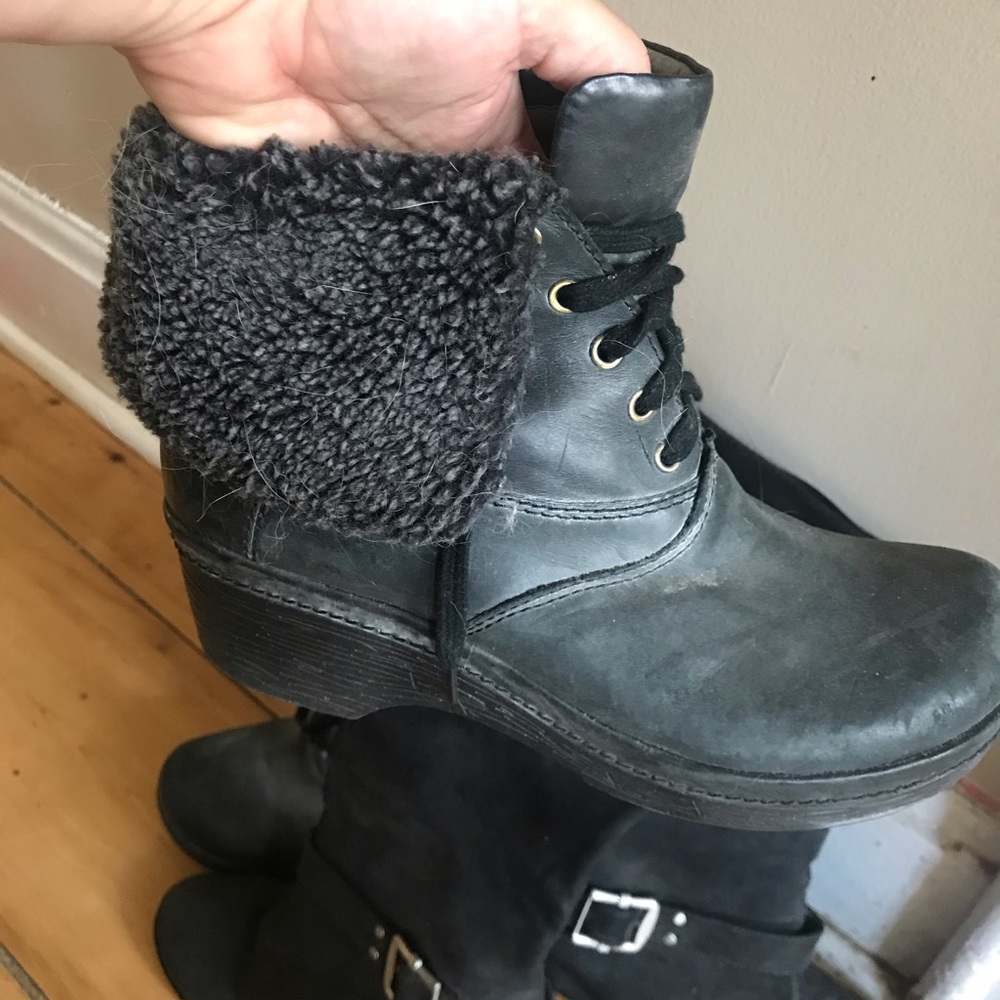Boots ..size 8 both for 35 or 1for 25